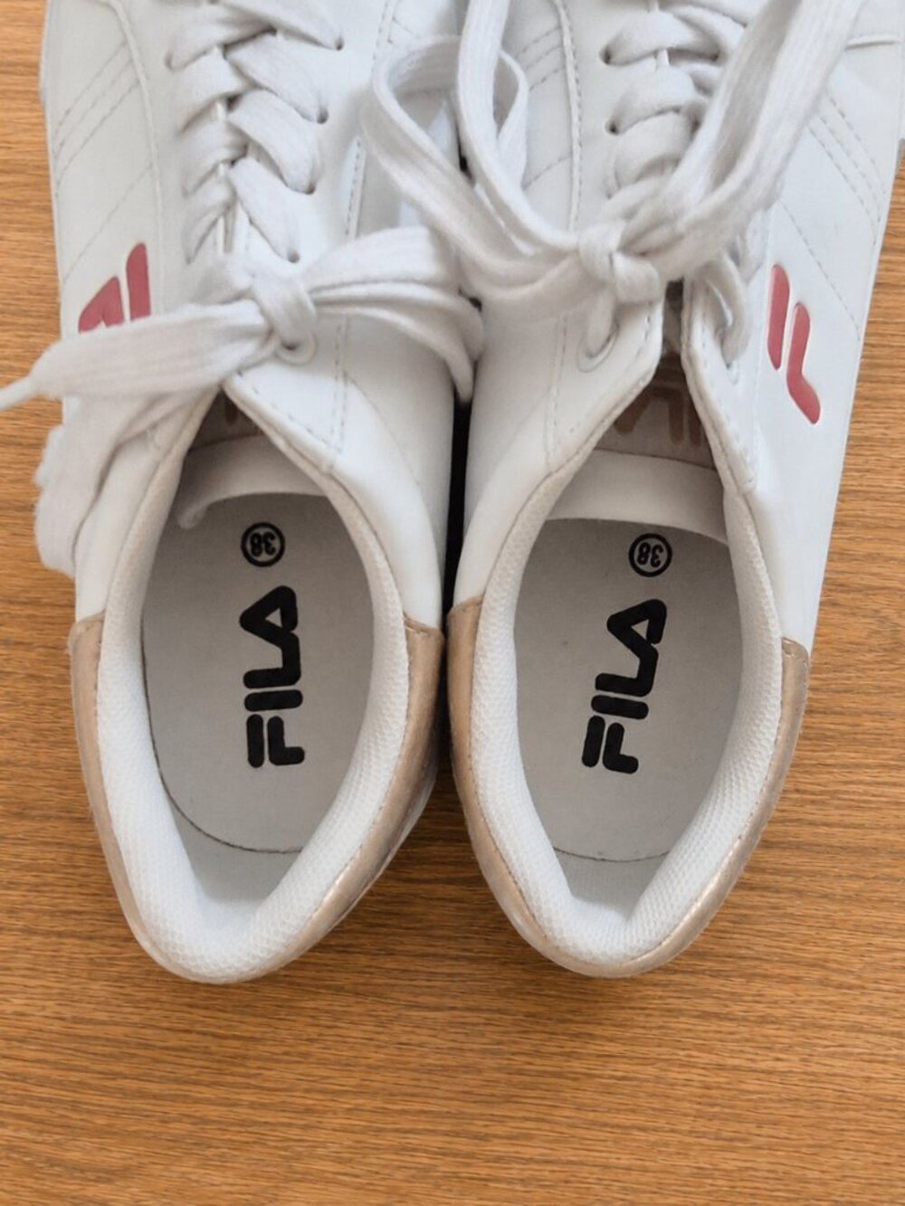 Fila Sneakers Women's Size 6.5 White Rose Gold Accents Low Top - Picture 9 of 10